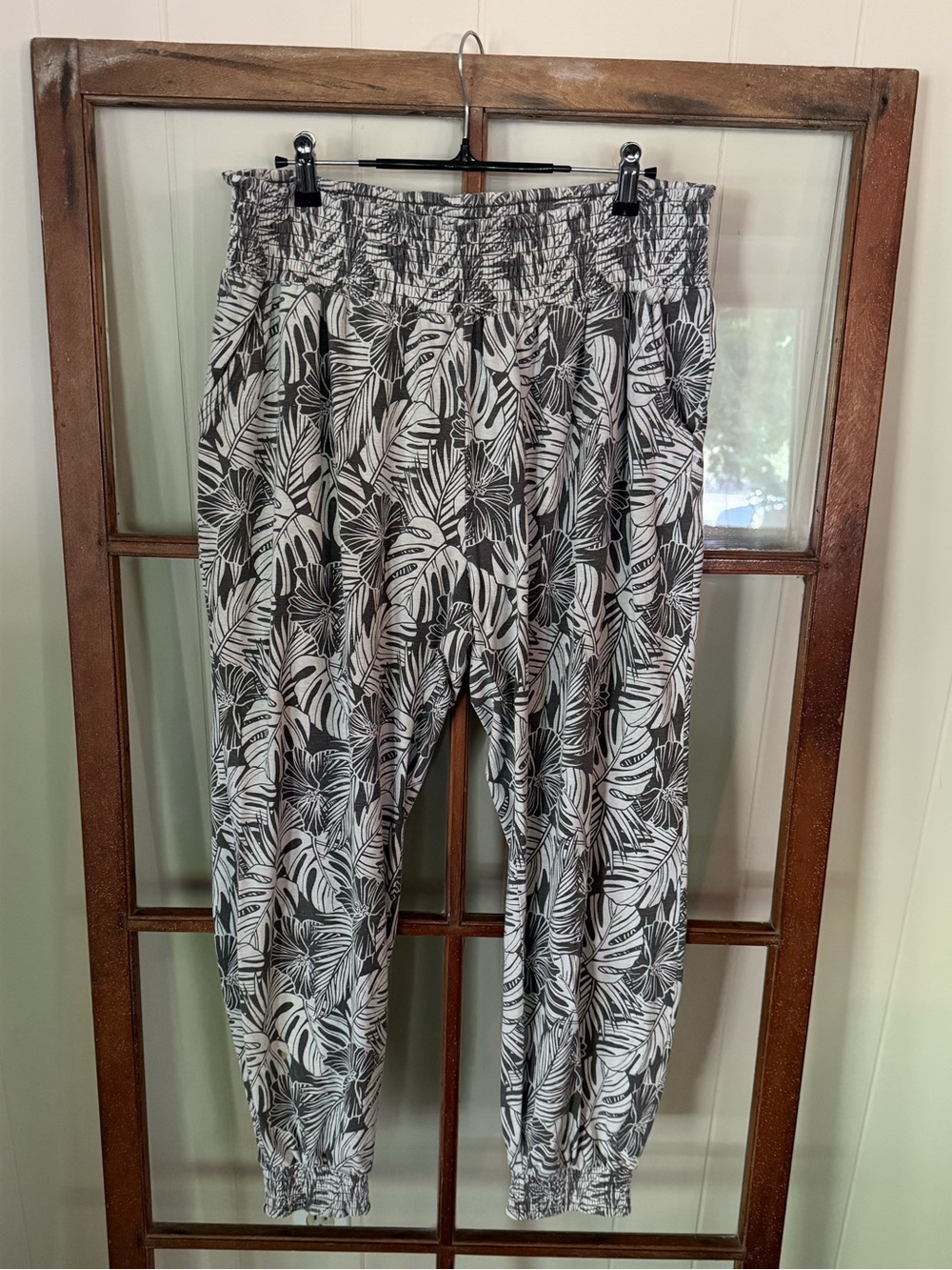Pact Organic Lightweight Beach Jogger White Green Leaf Print Bohemian Pants - XL